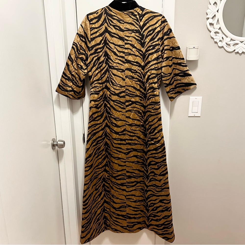 Vintage 60s Tiger Print Quilted House Dress Robe Sz 10 Union Made Velvet Neck - Picture 3 of 12